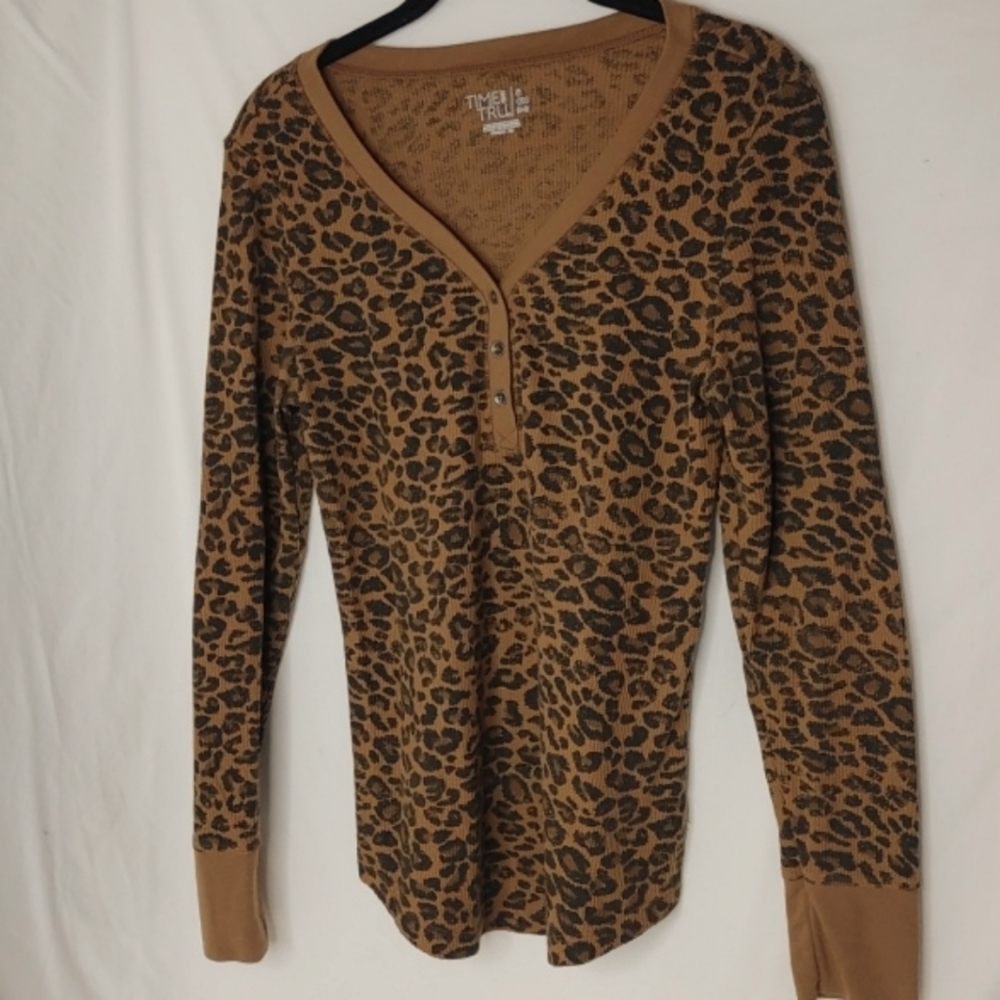 Time & Tru Women's Girls Leopard Animal print long Sleeve Top Small Waffle Knit‎